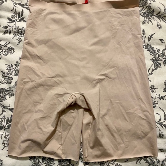 Mid-thigh length spanx - Picture 1 of 1